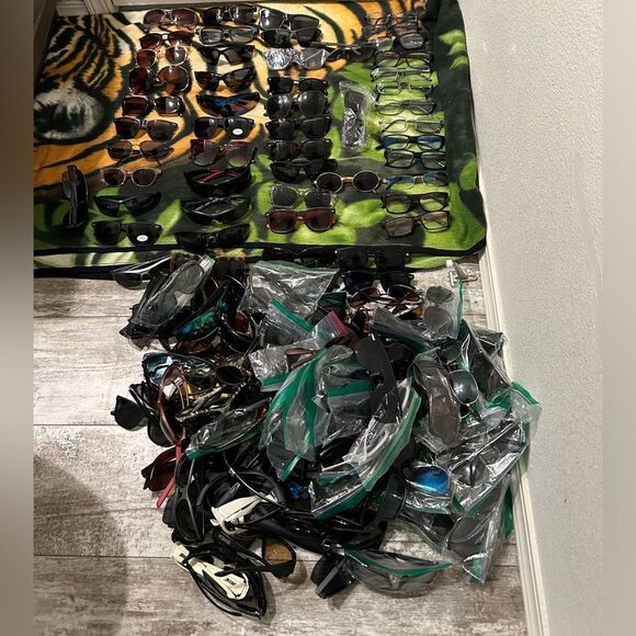 Large Lot of Glasses & Sunglasses - Mixed Brands (Foster Grant, Nike, South Pole main image 7